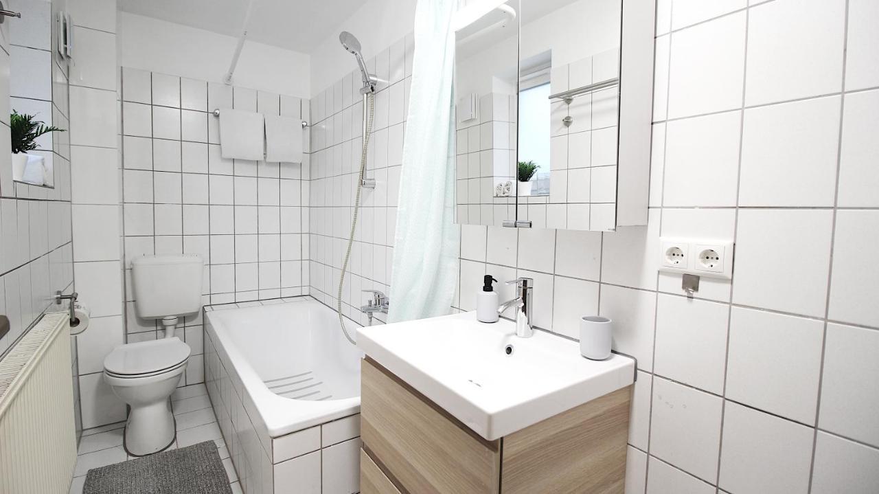Modern In Wurzburg, Near Hospital, Free Parking Apartment *